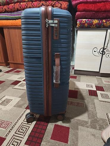 Чемодан, Материал: Пластик, Большой (более 70 л) at lalafo.kg Чемодан, Материал: Пластик, Большой (более 70 л)