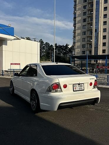 Toyota Altezza: 2002 г., 2 л, Автомат, Бензин, Седан at lalafo.kg Toyota Altezza: 2002 г., 2 л, Автомат, Бензин, Седан