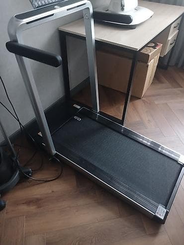 Беговая дорожка для дома/офиса с поручнями - Компактная электрическая at lalafo.kg Беговая дорожка для дома/офиса с поручнями - Компактная электрическая