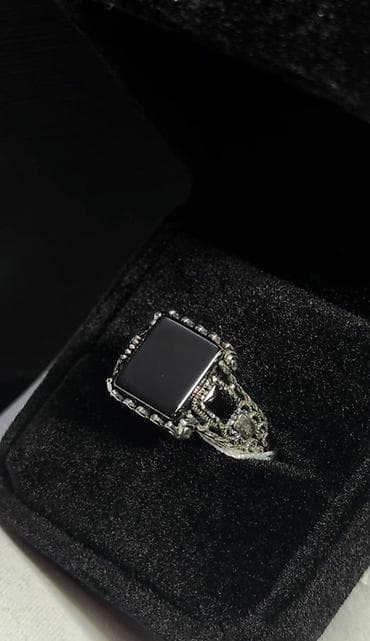 Күмүш сөйкөлөр: Мужские перстни с камнями
- Материал: серебро 925 пробы lalafo.kg да — 3 Күмүш сөйкөлөр: Мужские перстни с камнями
- Материал: серебро 925 пробы — 3