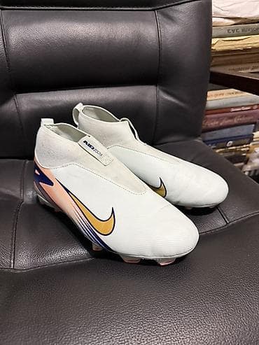 Футбольные бутсы Nike Zoom Mercurial (без шнурков) Размер 38,5 длина at lalafo.kg Футбольные бутсы Nike Zoom Mercurial (без шнурков) Размер 38,5 длина