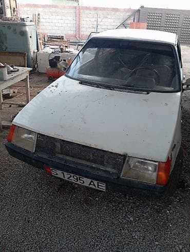ЗАЗ 1102 Tavriya: 1993 г., Хэтчбэк at lalafo.kg ЗАЗ 1102 Tavriya: 1993 г., Хэтчбэк