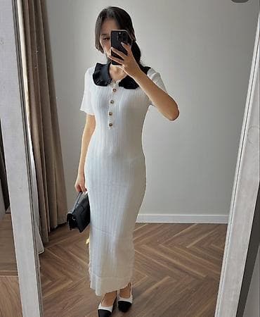 Платье-макси Sandro трикотажное в рубчик, белое, с контрастным чёрным at lalafo.kg Платье-макси Sandro трикотажное в рубчик, белое, с контрастным чёрным