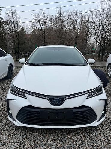 Toyota Corolla: 2022 г., 1.8 л, Вариатор, Гибрид, Седан at lalafo.kg Toyota Corolla: 2022 г., 1.8 л, Вариатор, Гибрид, Седан