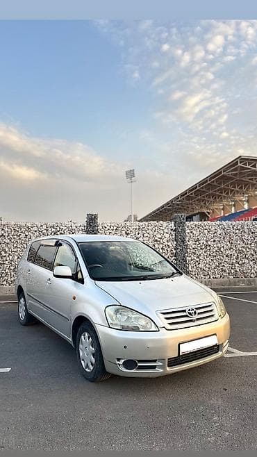 Toyota Ipsum: 2003 г., 2.4 л, Автомат, Бензин, Минивэн at lalafo.kg Toyota Ipsum: 2003 г., 2.4 л, Автомат, Бензин, Минивэн