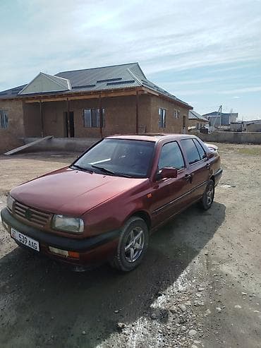 Volkswagen Vento: 1994 г., 1.8 л, Седан at lalafo.kg Volkswagen Vento: 1994 г., 1.8 л, Седан