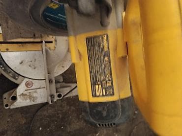 Торцовочная пила DeWALT - Бренд: DeWALT - Тип: стационарная at lalafo.kg Торцовочная пила DeWALT - Бренд: DeWALT - Тип: стационарная