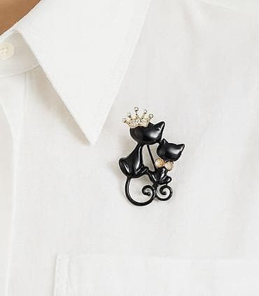 Брошь “Пара кошек” с короной 👑🐾 Стильная брошь в виде двух кошек – at lalafo.kg Брошь “Пара кошек” с короной 👑🐾 Стильная брошь в виде двух кошек –