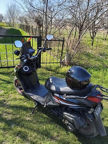 Скутер WMIK 76, спортивный дизайн, черный цвет с красно-белыми at lalafo.kg Скутер WMIK 76, спортивный дизайн, черный цвет с красно-белыми