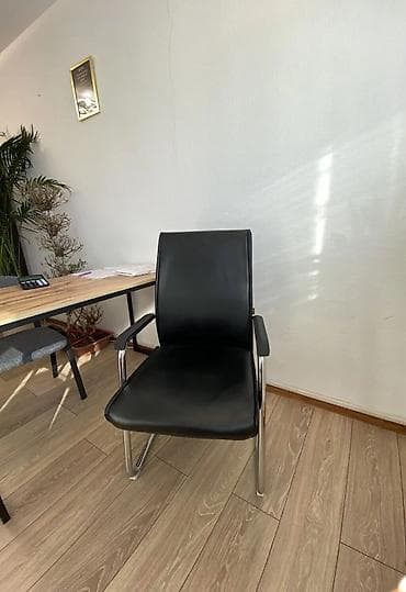 Офис шкафтары: Кеңсе үчүн үстөл, Колдонулган, Жөндөлбөй турган, түсү - Саргыч боз, Тик бурчтуу, Жыгач lalafo.kg да — 5 Офис шкафтары: Кеңсе үчүн үстөл, Колдонулган, Жөндөлбөй турган, түсү - Саргыч боз, Тик бурчтуу, Жыгач — 5