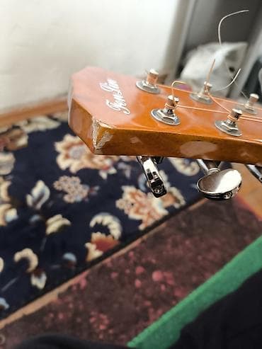 Гитара Электроакустика 41- размер дредноут.Кичине үстүндө ушиб at lalafo.kg Гитара Электроакустика 41- размер дредноут.Кичине үстүндө ушиб