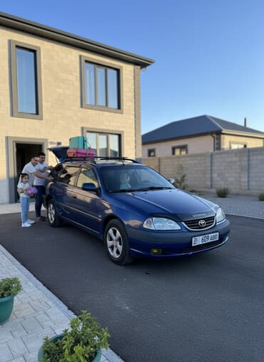 Toyota Avensis: 2002 г., 2 л, Механика, Дизель, Универсал at lalafo.kg Toyota Avensis: 2002 г., 2 л, Механика, Дизель, Универсал