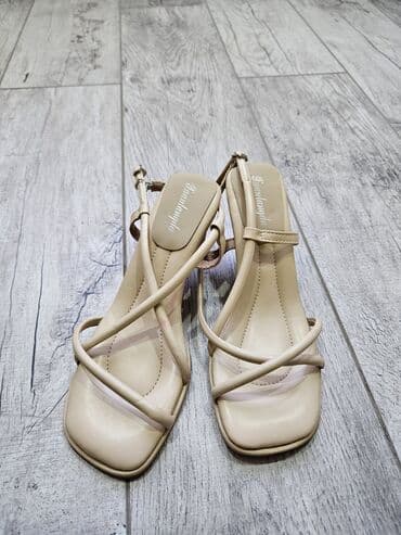 Босоножки женские, размер 38. Надевали пару раз. Состояние отличное at lalafo.kg Босоножки женские, размер 38. Надевали пару раз. Состояние отличное