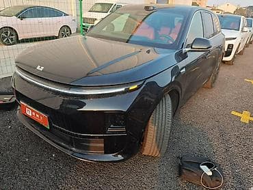 Lixiang L6: 2025 г., 1.5 л, Автомат, Гибрид, Кроссовер at lalafo.kg Lixiang L6: 2025 г., 1.5 л, Автомат, Гибрид, Кроссовер