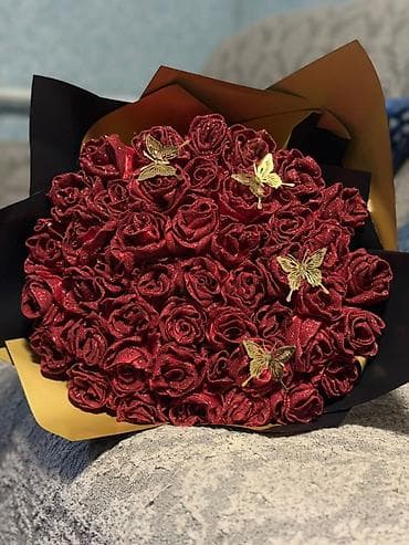 Бонбоньерки: Букеты из атласных роз с декоративной бабочкой - Авторские букеты at lalafo.kg — 7 Бонбоньерки: Букеты из атласных роз с декоративной бабочкой - Авторские букеты — 7