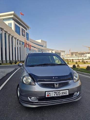 Honda Fit: 2003 г., 1.3 л, Вариатор, Бензин, Хэтчбэк at lalafo.kg Honda Fit: 2003 г., 1.3 л, Вариатор, Бензин, Хэтчбэк