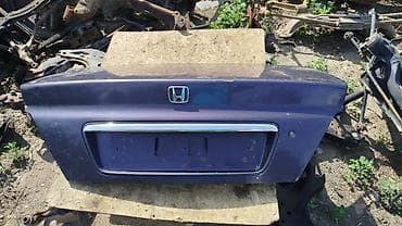 Крышка багажника Honda, 2001 г., Б/у, Оригинал at lalafo.kg Крышка багажника Honda, 2001 г., Б/у, Оригинал