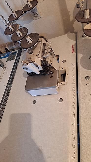 Швейная машина Полуавтомат at lalafo.kg Швейная машина Полуавтомат