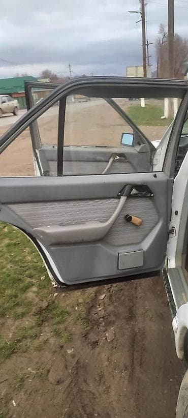 Mercedes-Benz W124: 1988 г., 2 л, Механика, Бензин, Седан at lalafo.kg — 6 Mercedes-Benz W124: 1988 г., 2 л, Механика, Бензин, Седан — 6