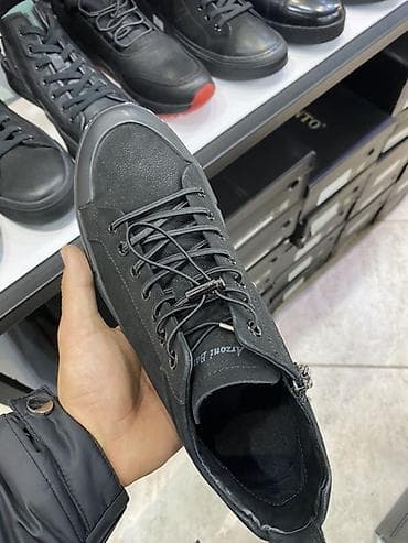 Мужские кроссовки, 40, & Other Stories, Б/у, цвет - Черный, Бесплатная доставка at lalafo.kg Мужские кроссовки, 40, & Other Stories, Б/у, цвет - Черный, Бесплатная доставка