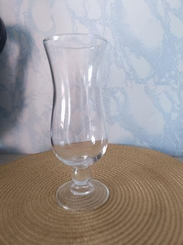 Бокалы для коктейлей/сока на ножке, тюльпановидная форма. - Материал at lalafo.kg Бокалы для коктейлей/сока на ножке, тюльпановидная форма. - Материал