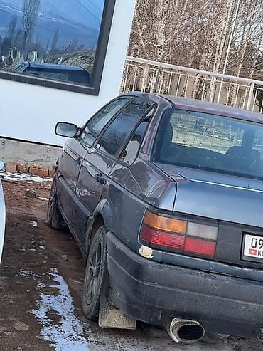 Volkswagen Passat: 1988 г., 1.8 л, Механика, Бензин, Седан at lalafo.kg Volkswagen Passat: 1988 г., 1.8 л, Механика, Бензин, Седан