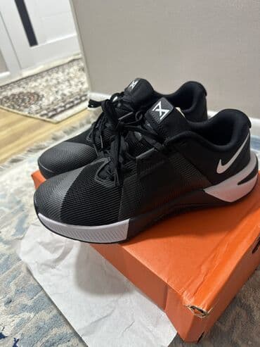 Продаю кроссовки для тренировок at lalafo.kg Продаю кроссовки для тренировок