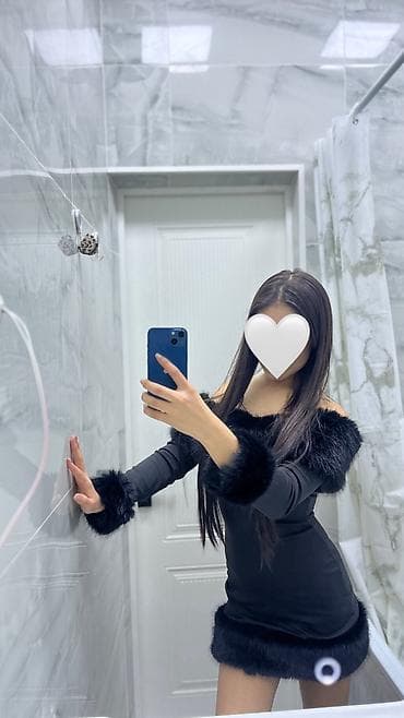 Черное мини‑платье с отделкой “под мех” - Цвет: глубокий черный - at lalafo.kg Черное мини‑платье с отделкой “под мех” - Цвет: глубокий черный -