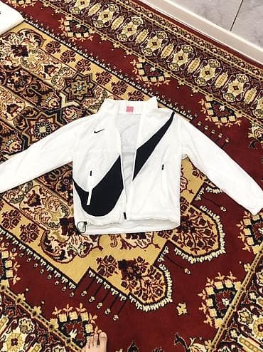 Эркектердин курткасы, L, Nike, Жаңы, түсү - Ак, Өзү алып кетүү lalafo.kg да Эркектердин курткасы, L, Nike, Жаңы, түсү - Ак, Өзү алып кетүү