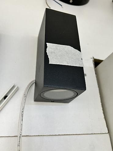 Настенный светильник кубической формы - Тип: бра/архитектурный at lalafo.kg Настенный светильник кубической формы - Тип: бра/архитектурный