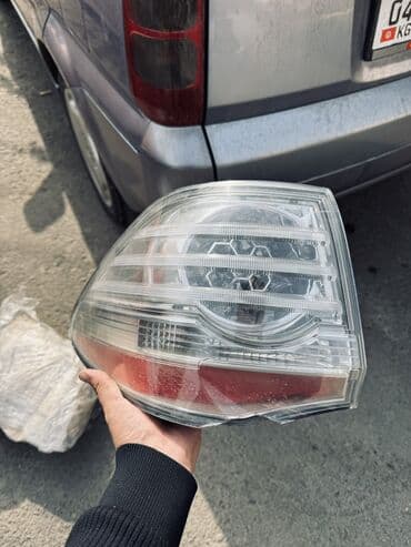 Задний левый стоп-сигнал Toyota 2012 г., Б/у, Оригинал, Япония at lalafo.kg Задний левый стоп-сигнал Toyota 2012 г., Б/у, Оригинал, Япония