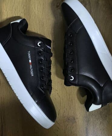 Мужские кроссовки, 43, Tommy Hilfiger, Новый at lalafo.kg Мужские кроссовки, 43, Tommy Hilfiger, Новый