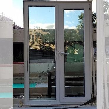 Металл сейф эшиктери: Предлагается двустворчатая балконная дверь в белом цвете. Дверь lalafo.kg да — 2 Металл сейф эшиктери: Предлагается двустворчатая балконная дверь в белом цвете. Дверь — 2