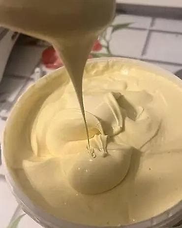 Сметана 48% 10 кг Можно оптом и в розницу Потом 250 сом В розницу at lalafo.kg Сметана 48% 10 кг Можно оптом и в розницу Потом 250 сом В розницу