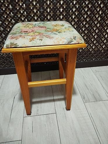 Табуретка, Колдонулган, Жыгач, Бүктөө эмес lalafo.kg да — 2 Табуретка, Колдонулган, Жыгач, Бүктөө эмес — 2