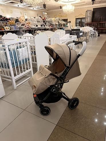 Прогулочная коляска бежевого цвета - Компактная и маневренная, 4 at lalafo.kg Прогулочная коляска бежевого цвета - Компактная и маневренная, 4