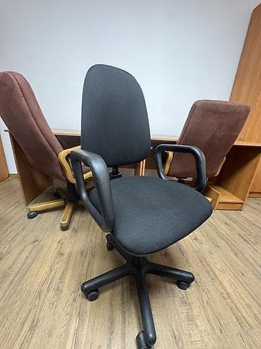 Офис шкафтары: Офис креслолор, Дөңгөлөктүү, түсү - Кара lalafo.kg да — 5 Офис шкафтары: Офис креслолор, Дөңгөлөктүү, түсү - Кара — 5