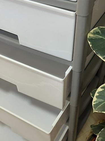 Кийим үчүн комоддор: Пластиковый комод с пятью выдвижными ящиками белого цвета и салатовым lalafo.kg да — 8 Кийим үчүн комоддор: Пластиковый комод с пятью выдвижными ящиками белого цвета и салатовым — 8