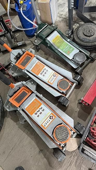 Гидравлические напольные домкраты (подкатные) - Тип: подкатные at lalafo.kg Гидравлические напольные домкраты (подкатные) - Тип: подкатные