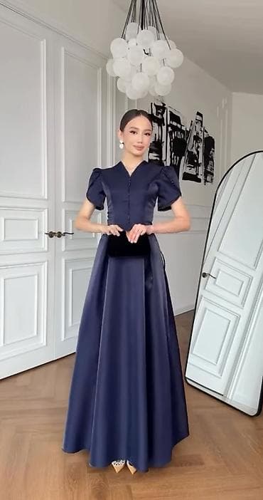 Вечернее платье, Пышное, Длинная модель, Стразы, M at lalafo.kg Вечернее платье, Пышное, Длинная модель, Стразы, M