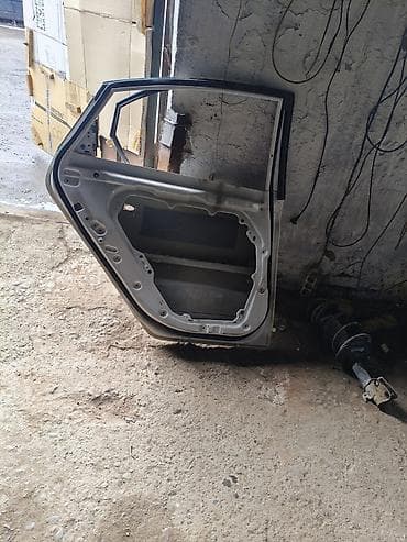Дверь Задняя левая Hyundai, Б/у, Оригинал at lalafo.kg Дверь Задняя левая Hyundai, Б/у, Оригинал