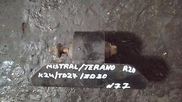 Подушка коробки передач Nissan at lalafo.kg Подушка коробки передач Nissan