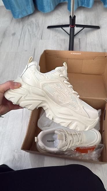 Кроссовки, 36, Новый, цвет - Бежевый at lalafo.kg Кроссовки, 36, Новый, цвет - Бежевый