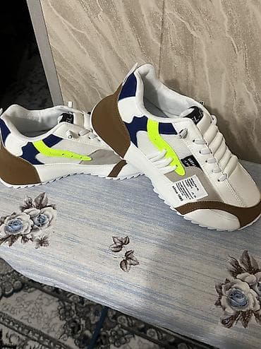 Стильные обувь на весну
Размер 40 at lalafo.kg Стильные обувь на весну
Размер 40