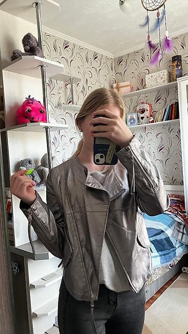 Кожаная куртка в отличном состоянии at lalafo.kg Кожаная куртка в отличном состоянии