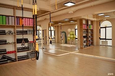 Зал для групповых тренировок и растяжки - Просторная светлая студия с at lalafo.kg Зал для групповых тренировок и растяжки - Просторная светлая студия с