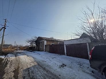 dom dvuh jetazhnyj: Срочно!!! Продаётся два больших совмещённых дома из кирпича по цене at lalafo.kg — 2 dom dvuh jetazhnyj: Срочно!!! Продаётся два больших совмещённых дома из кирпича по цене — 2