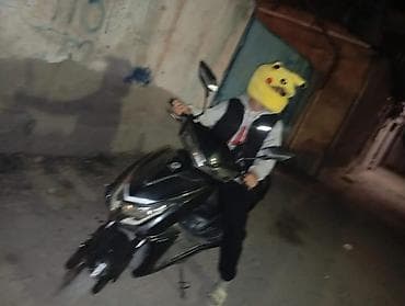 Электроскутер/скутер, городской, черный. Особенности: - Компактный at lalafo.kg Электроскутер/скутер, городской, черный. Особенности: - Компактный