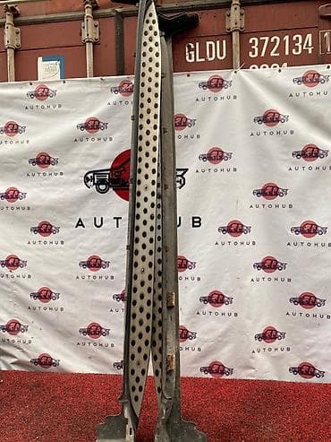 Накладка на порог BMW X5 E70 M57D30T 2007 (б/у) at lalafo.kg Накладка на порог BMW X5 E70 M57D30T 2007 (б/у)