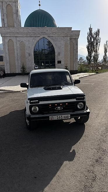 ВАЗ (ЛАДА) 4x4 Нива: 2010 г., 1.7 л, Механика, Бензин, Внедорожник at lalafo.kg ВАЗ (ЛАДА) 4x4 Нива: 2010 г., 1.7 л, Механика, Бензин, Внедорожник